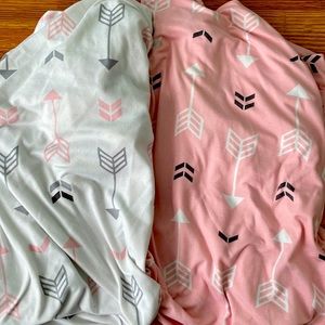 Brolex Mini Crib / Pack N Play sheet set. Pink Arrow Print. Soft jersey fabric